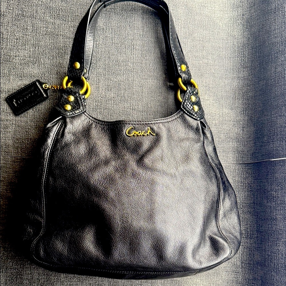 Vintage - COACH F11926 Black Leather Bag